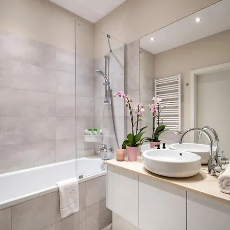 Lägenhet City Apartments Warsaw *